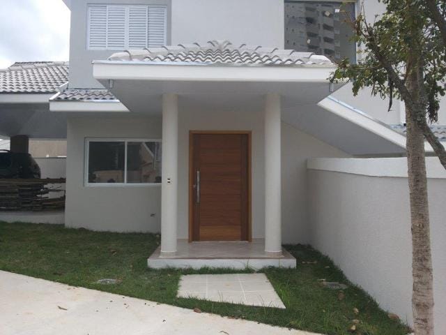 Casa com 250m² 4 quartos e 4 banheiros, à venda, no bairro Urbanova em São José dos Campos