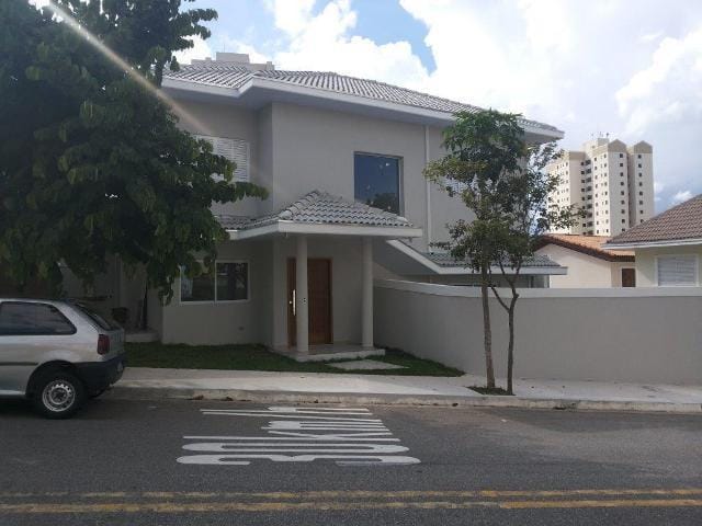 Casa com 250m² 4 quartos e 4 banheiros, à venda, no bairro Urbanova em São José dos Campos