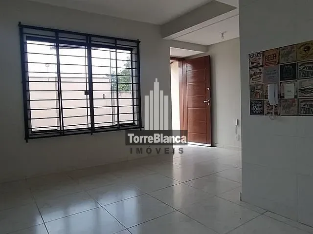 Sobrado com 84m² 4 quartos e 1 banheiro, à venda, no bairro Uvaranas em Ponta Grossa