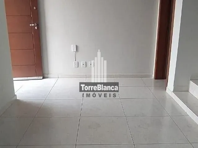 Sobrado com 84m² 4 quartos e 1 banheiro, à venda, no bairro Uvaranas em Ponta Grossa