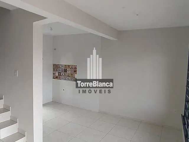 Sobrado com 84m² 4 quartos e 1 banheiro, à venda, no bairro Uvaranas em Ponta Grossa