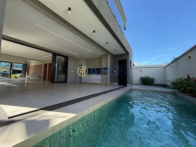 Sobrado com 325m² 5 quartos e 6 banheiros, à venda, no bairro Parqville Jacarandá em Aparecida de Goiânia
