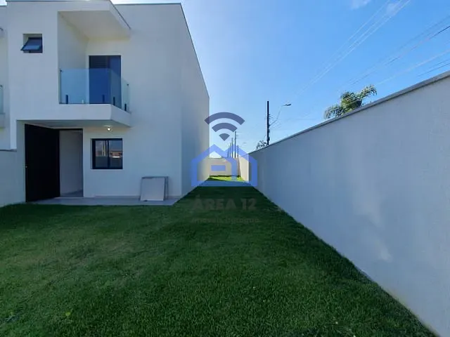Sobrado com 140m² 2 quartos e 2 banheiros, à venda, no bairro Jardim Tarumãs em Caraguatatuba