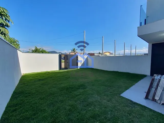 Sobrado com 140m² 2 quartos e 2 banheiros, à venda, no bairro Jardim Tarumãs em Caraguatatuba