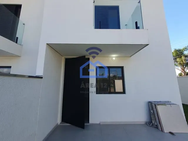 Sobrado com 140m² 2 quartos e 2 banheiros, à venda, no bairro Jardim Tarumãs em Caraguatatuba