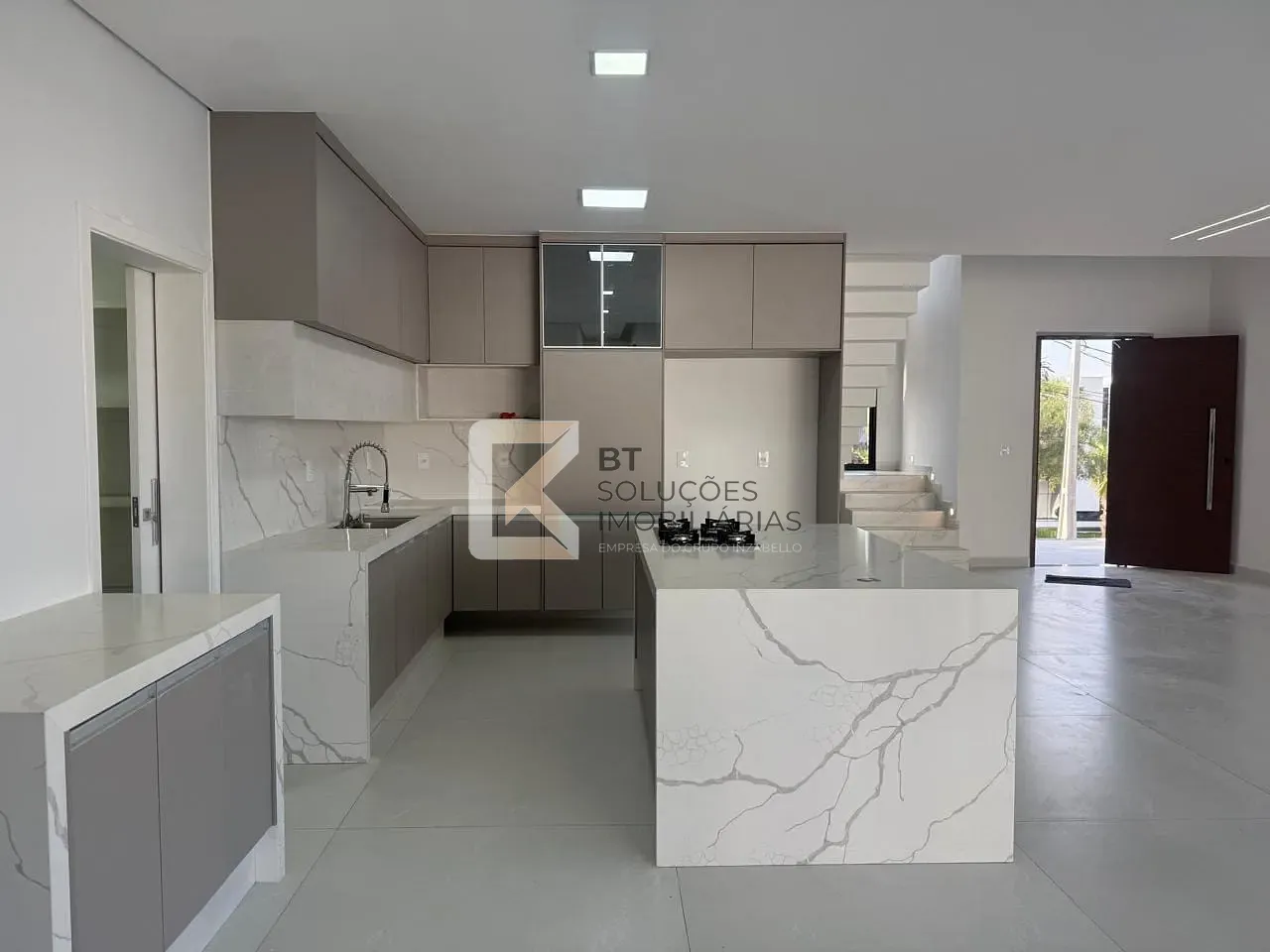 Sobrado, 3 quartos, 328 m² - Foto 9