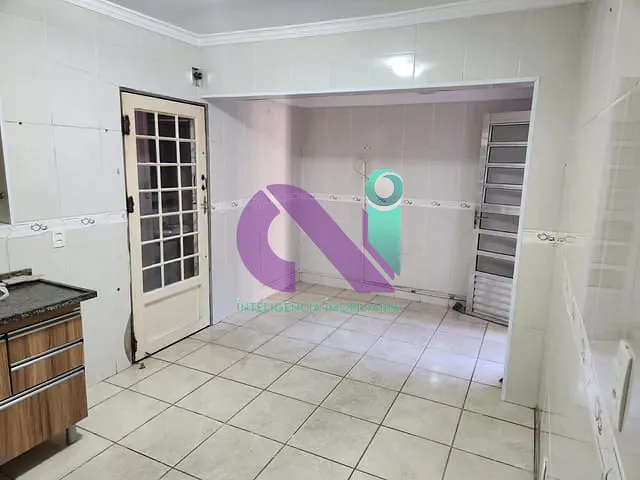 Sobrado com 250m² 2 quartos e 2 banheiros, à venda, no bairro Umuarama em Osasco