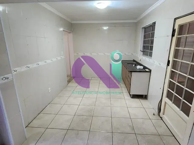 Sobrado com 250m² 2 quartos e 2 banheiros, à venda, no bairro Umuarama em Osasco