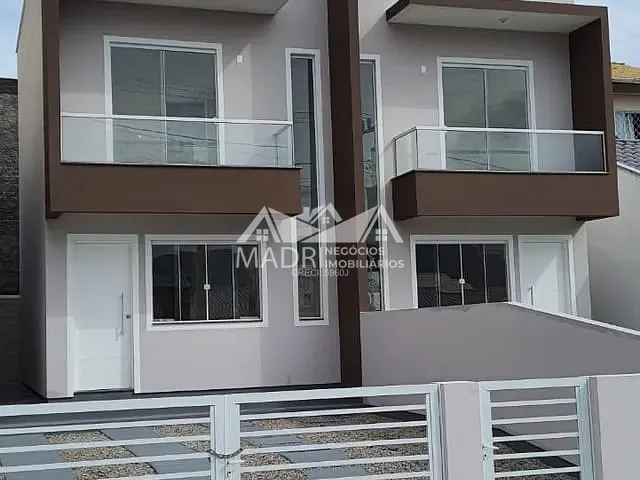 Sobrado com 100m² 2 quartos e 2 banheiros, à venda, no bairro Alto Aririú em Palhoça