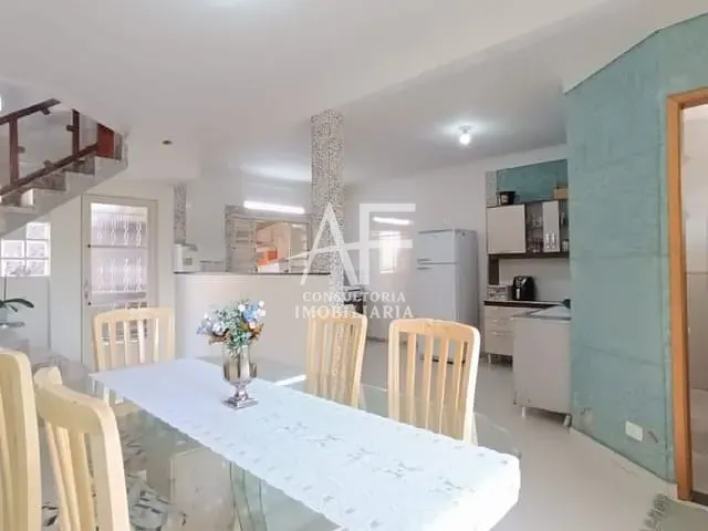 Sobrado com 275m² 3 quartos e 2 banheiros, à venda, no bairro Jardim Satélite em São José dos Campos
