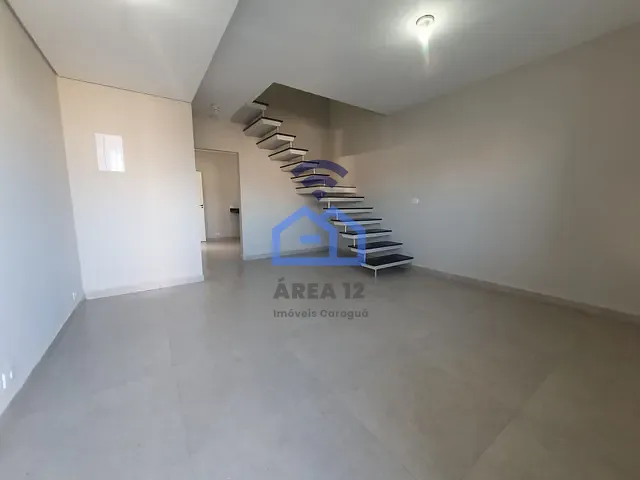 Sobrado com 128m² 2 quartos e 2 banheiros, à venda, no bairro Jardim Tarumãs em Caraguatatuba