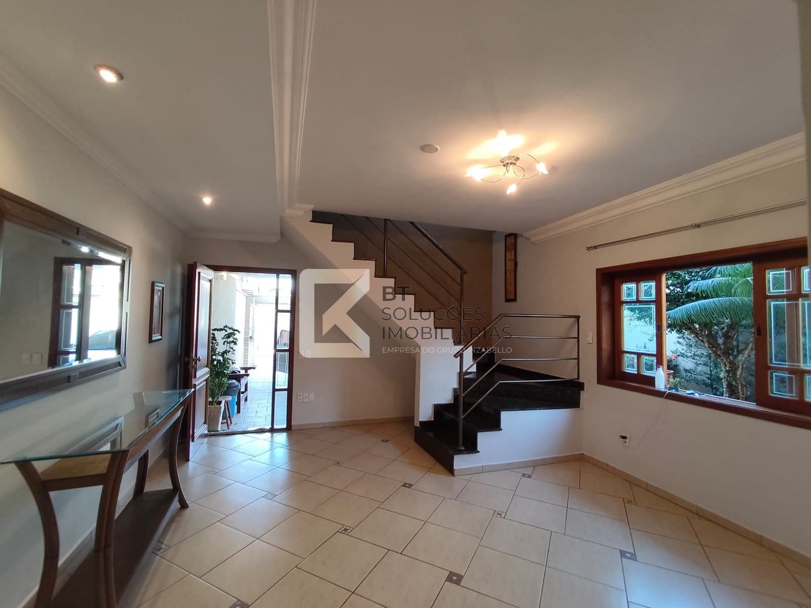 Sobrado à venda e aluguel com 3 quartos, 180m² - Foto 3