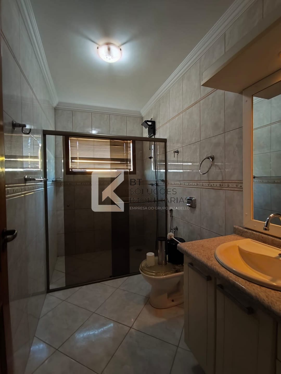 Sobrado à venda e aluguel com 3 quartos, 180m² - Foto 17
