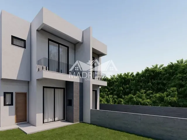 Sobrado 2 quartos e 3 banheiros, à venda, no bairro Praia de Fora em Palhoça