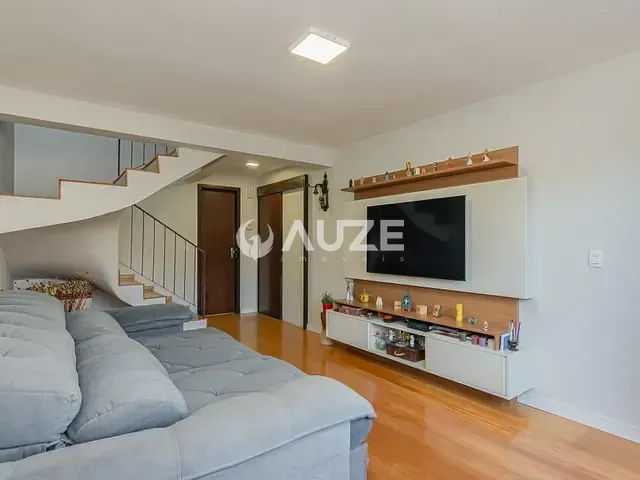 Sobrado com 135m² 3 quartos e 2 banheiros, à venda, no bairro Guabirotuba em Curitiba