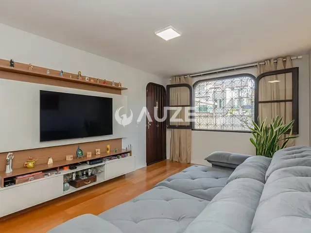 Sobrado com 135m² 3 quartos e 2 banheiros, à venda, no bairro Guabirotuba em Curitiba