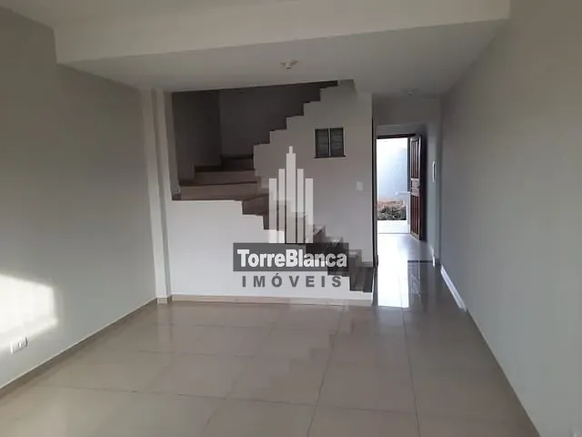 Sobrado com 165m², à venda, no bairro Uvaranas em Ponta Grossa