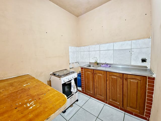 Casa com 300m² 2 quartos e 2 banheiros, à venda, no bairro Centro em Pelotas