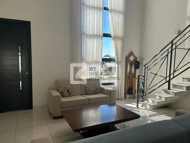 Sobrado com 300m² 3 quartos e 2 banheiros, à venda, no bairro Jardim Residencial Maria Dulce em Indaiatuba