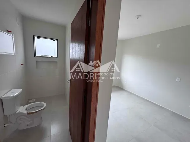Sobrado com 100m² 2 quartos e 3 banheiros, à venda, no bairro Forquilhas em São José
