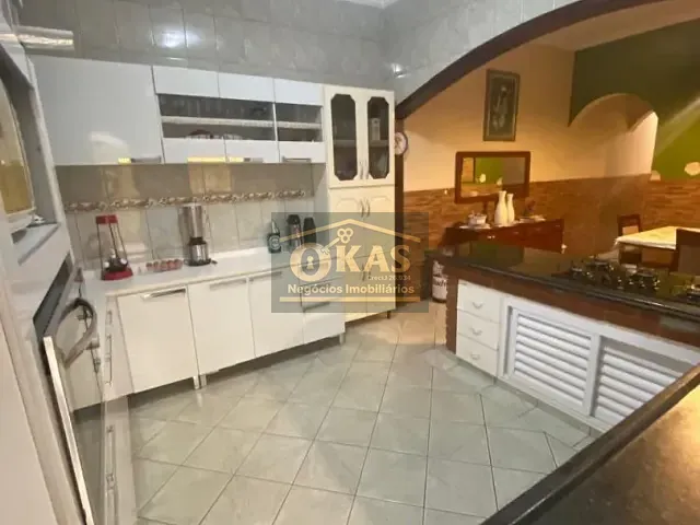 Sobrado com 400m² 4 quartos e 2 banheiros, à venda, no bairro Vila Nova Urupês em Suzano