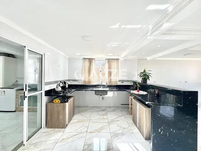 Sobrado com 253m² 3 quartos e 3 banheiros, à venda, no bairro Santa Terezinha em Fazenda Rio Grande