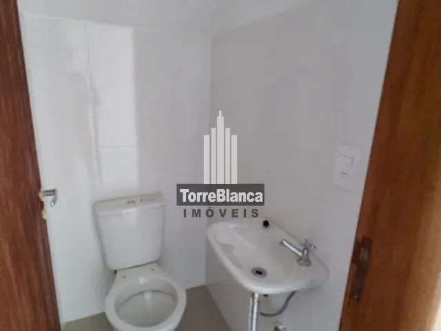Sobrado com 165m² 3 quartos e 2 banheiros, à venda, no bairro Uvaranas em Ponta Grossa