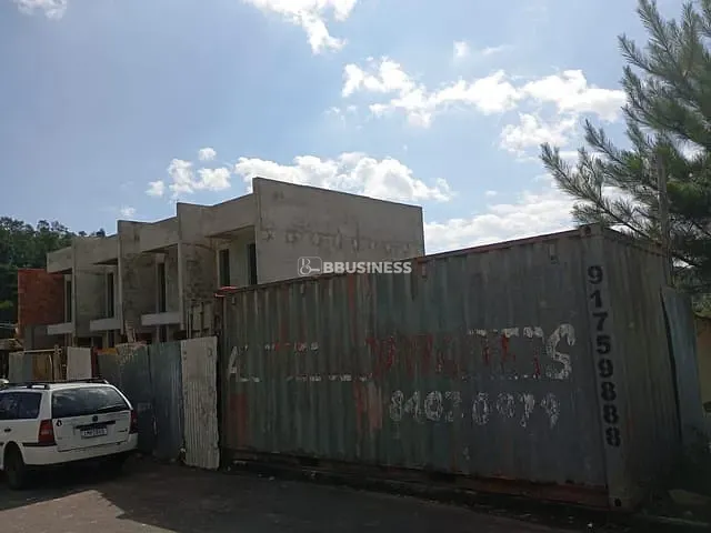 Sobrado 2 quartos e 1 banheiro, à venda, no bairro São Virgílio em Caxias do Sul