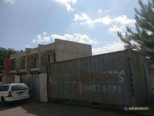 Sobrado 2 quartos e 1 banheiro, à venda, no bairro São Virgílio em Caxias do Sul