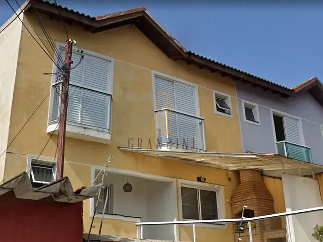 Sobrado com 107m² 2 quartos e 2 banheiros, à venda, no bairro Vila Cecília Maria em Santo André