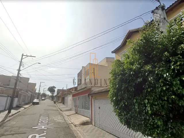 Sobrado com 107m² 2 quartos e 2 banheiros, à venda, no bairro Vila Cecília Maria em Santo André