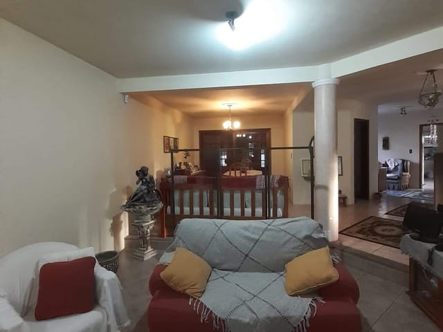 Casa com 620m² 4 quartos e 5 banheiros, à venda, no bairro Areal em Pelotas