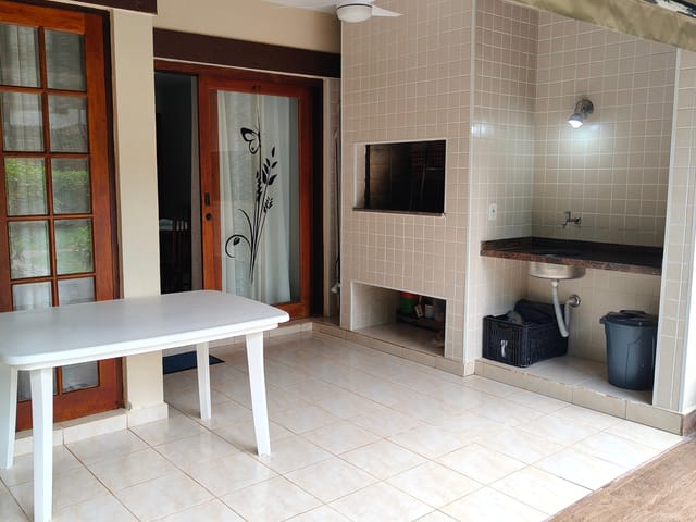 Sobrado 3 quartos e 2 banheiros, à venda, no bairro Riviera em Bertioga