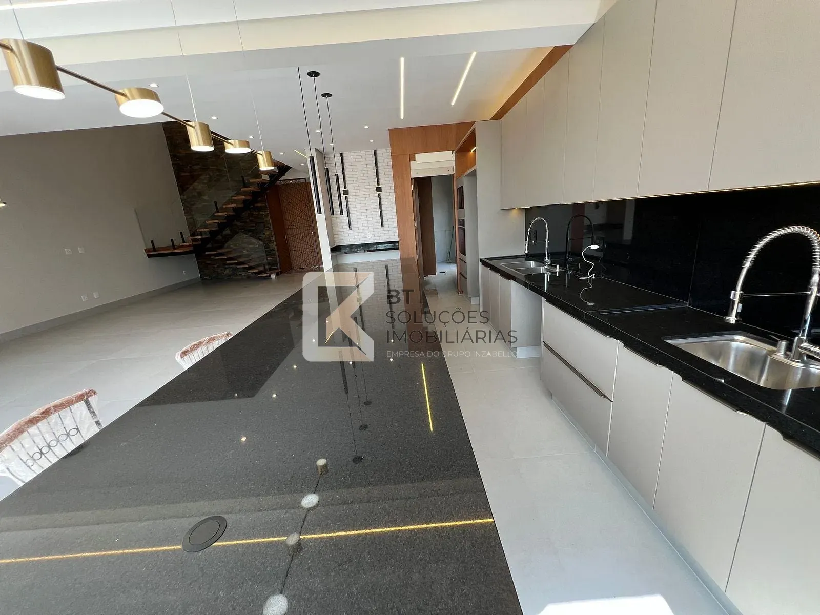 Sobrado, 4 quartos, 256 m² - Foto 11
