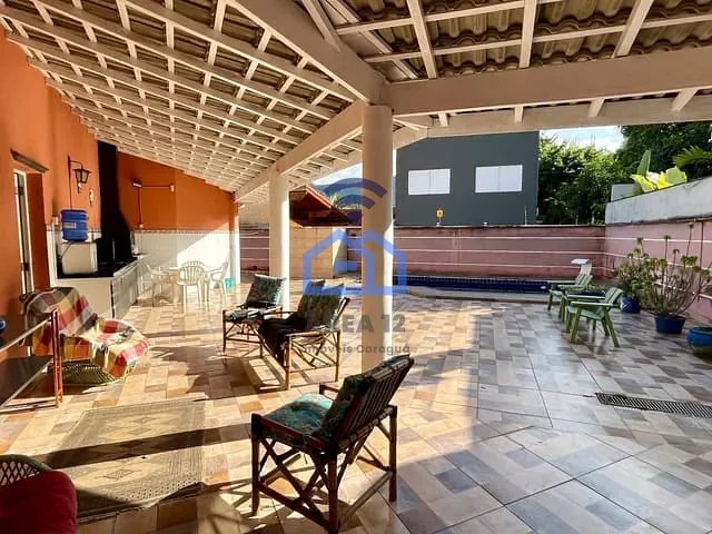 Sobrado com 337m² 3 quartos e 5 banheiros, à venda, no bairro Martim de Sá em Caraguatatuba