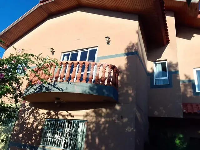 Sobrado com 455m² 3 quartos e 4 banheiros, à venda, no bairro Orfãs em Ponta Grossa