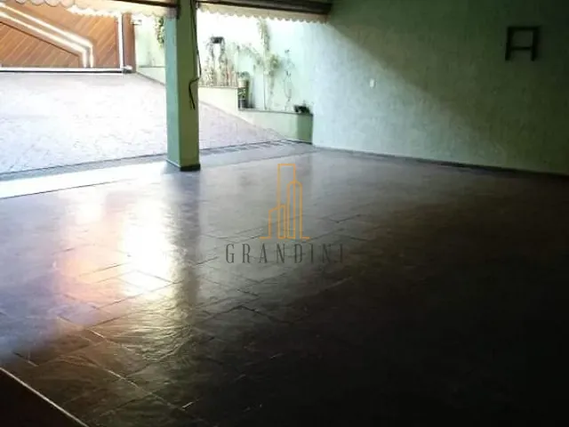 Sobrado com 320m² 3 quartos e 5 banheiros, à venda, no bairro Vila Camilópolis em Santo André
