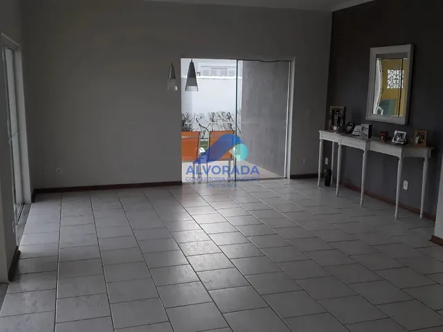 Sobrado com 659m² 4 quartos e 5 banheiros, à venda ou para alugar, no bairro Urbanova em São José Dos Campos