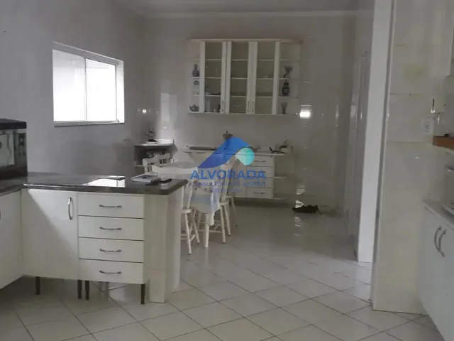 Sobrado com 659m² 4 quartos e 5 banheiros, à venda ou para alugar, no bairro Urbanova em São José Dos Campos