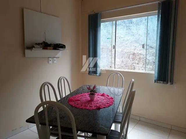 Sobrado com 118m² 3 quartos e 2 banheiros, à venda, no bairro Olarias em Ponta Grossa