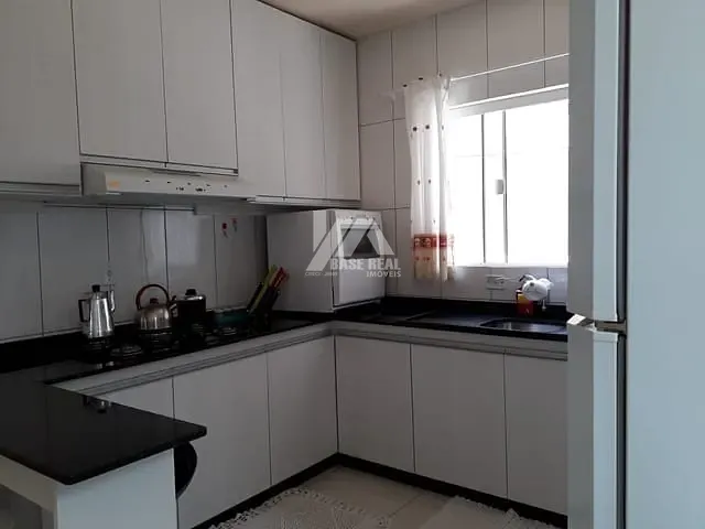 Sobrado com 118m² 3 quartos e 2 banheiros, à venda, no bairro Olarias em Ponta Grossa