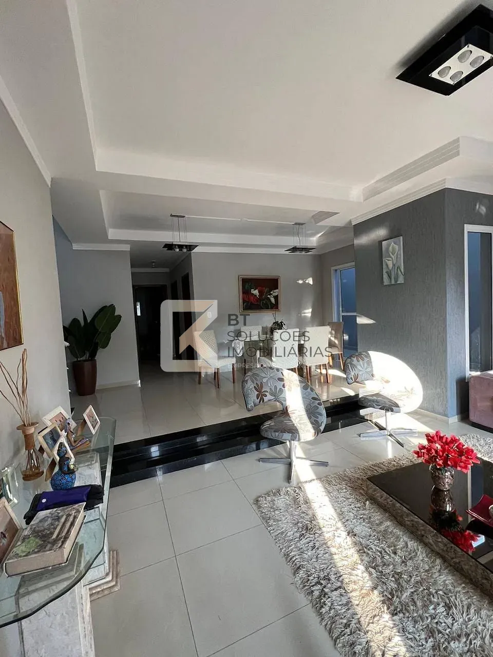 Sobrado, 3 quartos, 244 m² - Foto 1