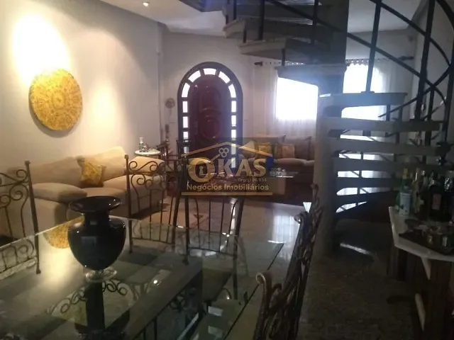 Sobrado com 300m² 3 quartos e 2 banheiros, à venda, no bairro Jardim Realce em Suzano