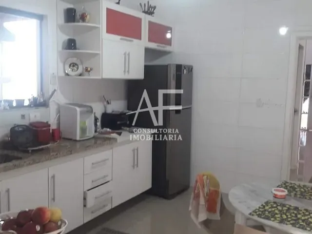 Sobrado com 250m², à venda, no bairro Residencial Jardim Aurora em Pindamonhangaba