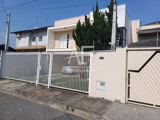 Sobrado com 250m², à venda, no bairro Residencial Jardim Aurora em Pindamonhangaba