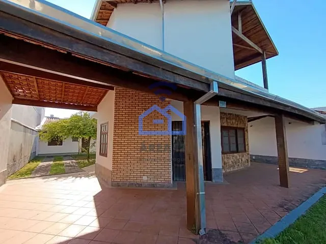 Sobrado com 336m² 5 quartos e 4 banheiros, à venda, no bairro Indaiá em Caraguatatuba