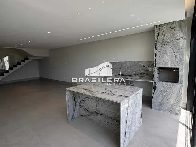 Sobrado 3 quartos e 4 banheiros, à venda, no bairro Parque Amazônia em Goiânia