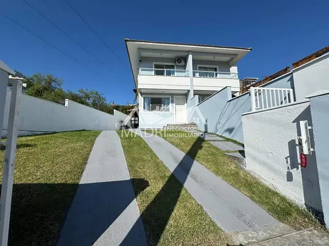 Sobrado com 160m² 2 quartos e 2 banheiros, à venda, no bairro Bela Vista em Palhoça