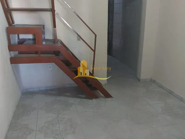 Sobrado 3 quartos e 2 banheiros, para alugar, no bairro Jardim Robru em São Paulo