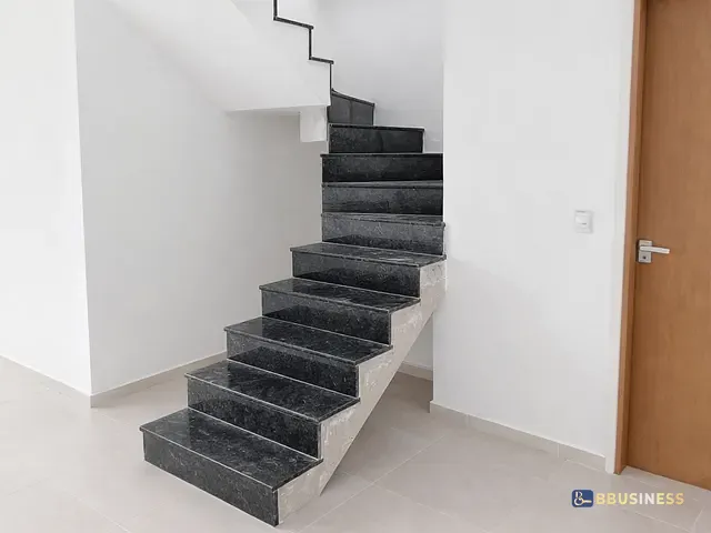 Sobrado com 213m² 3 quartos e 2 banheiros, à venda, no bairro Centro em Bertioga